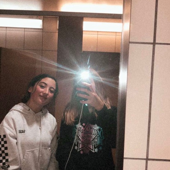 Meet your Posher, Trinity - Picture 1 of 1